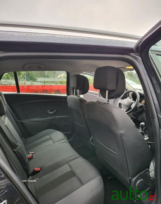 2012' Renault Megane Sport Tourer photo #5