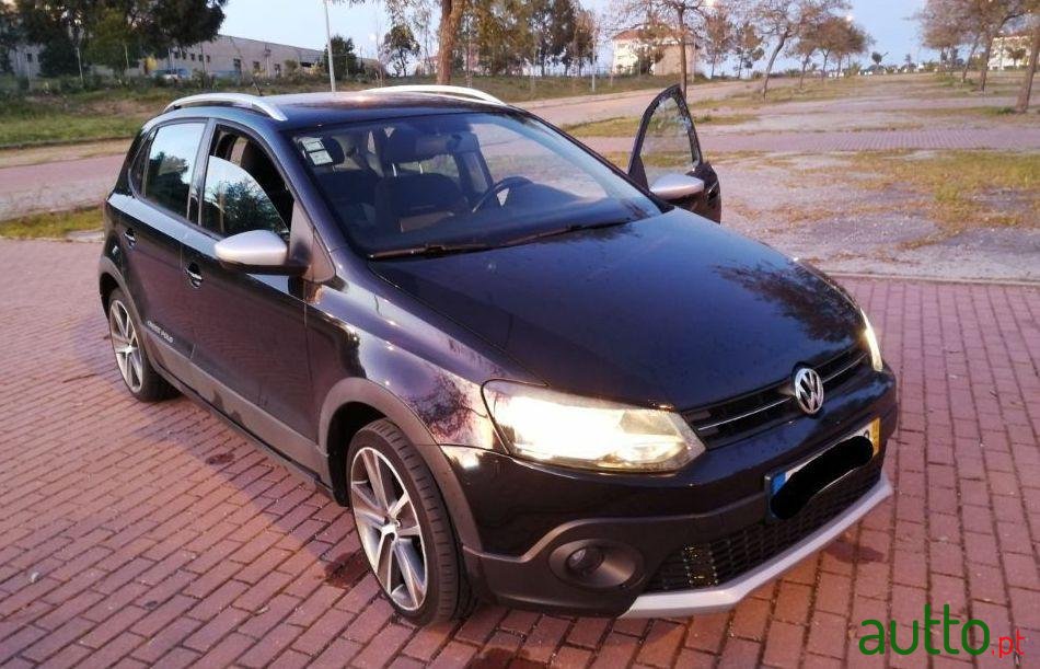 2010' Volkswagen Polo 1.6 Tdi Cross photo #3