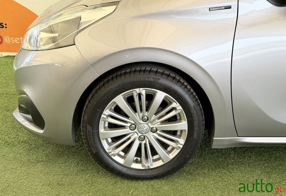 2019' Peugeot 208 photo #5