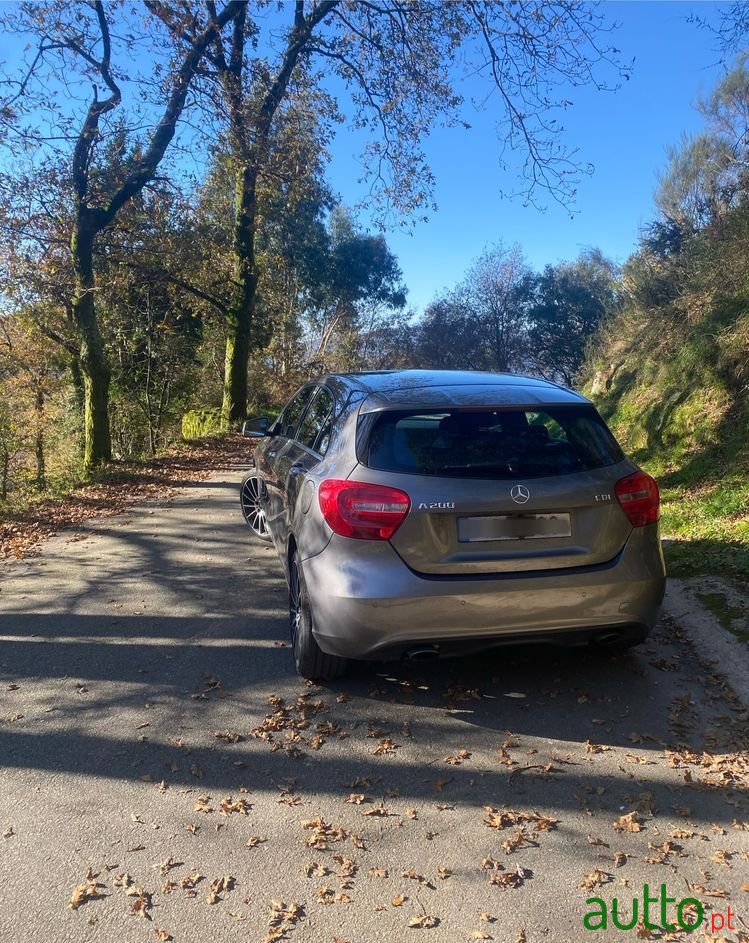 2012' Mercedes-Benz Classe A photo #4