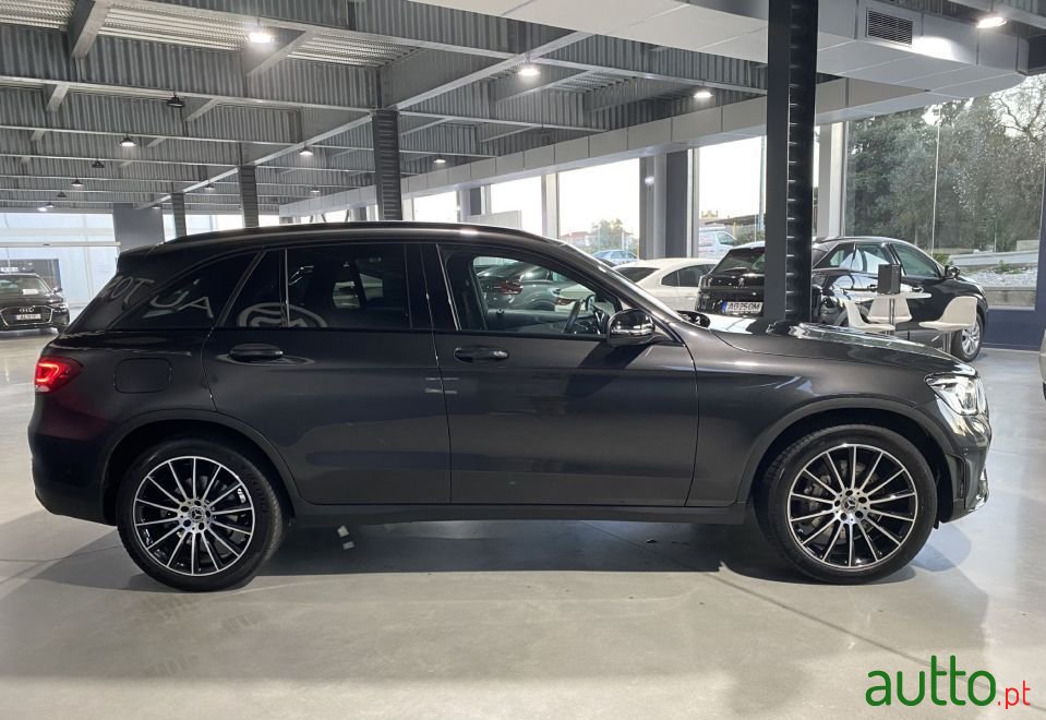 2022' Mercedes-Benz Glc 300 photo #5