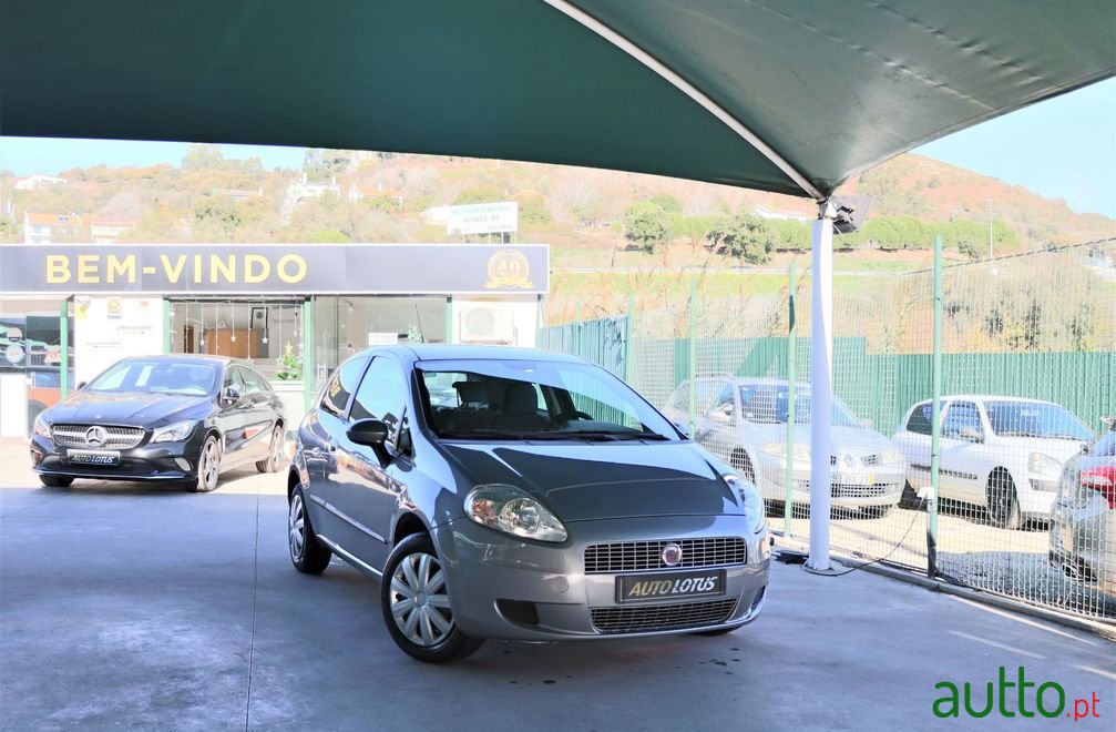 2009' Fiat Grande Punto photo #1