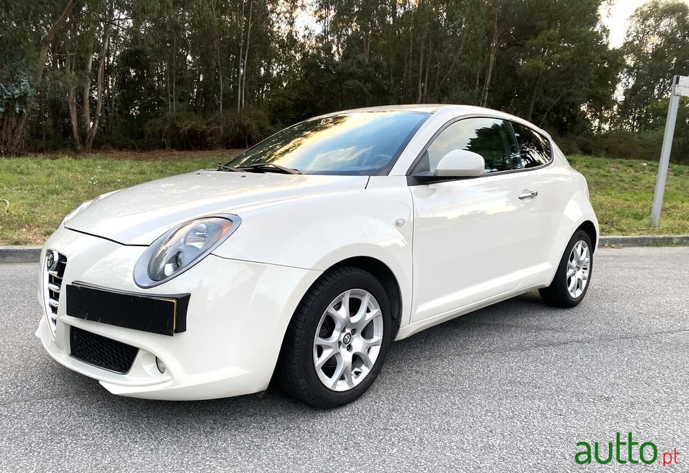 2015' Alfa Romeo MiTo photo #2