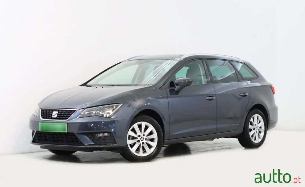 2020' SEAT Leon St photo #1