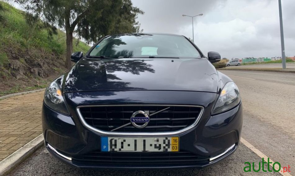 2016' Volvo V40 photo #3