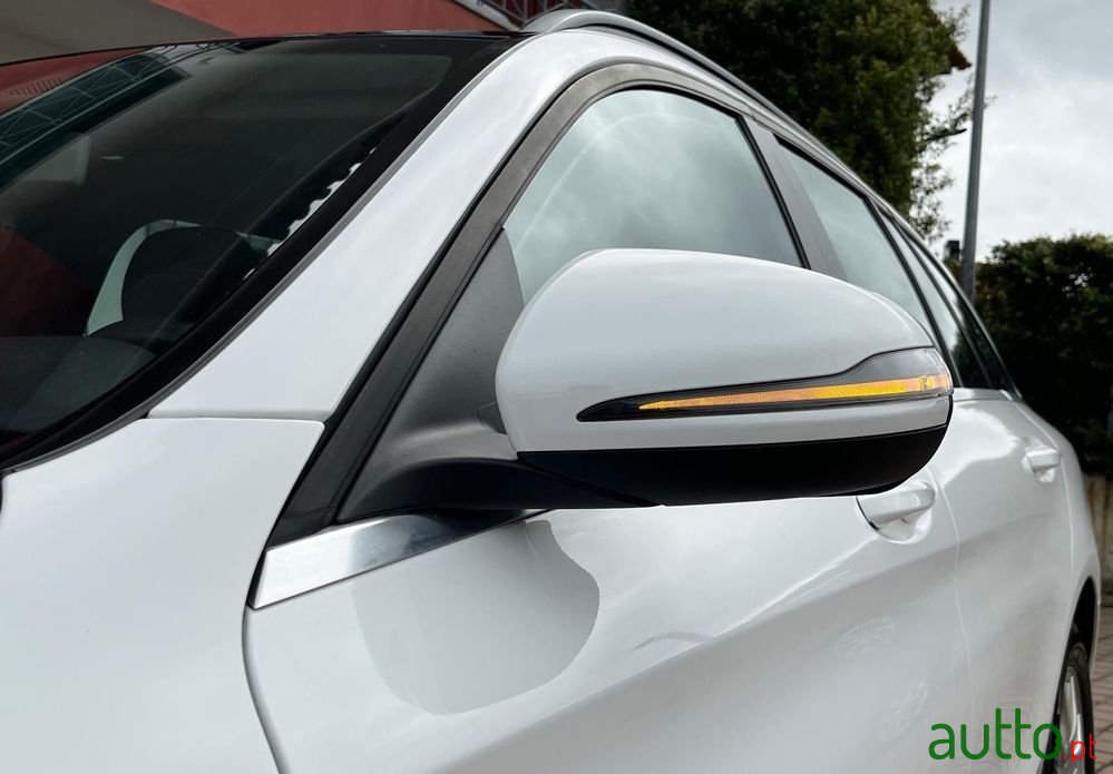 2020' Mercedes-Benz Classe C photo #6