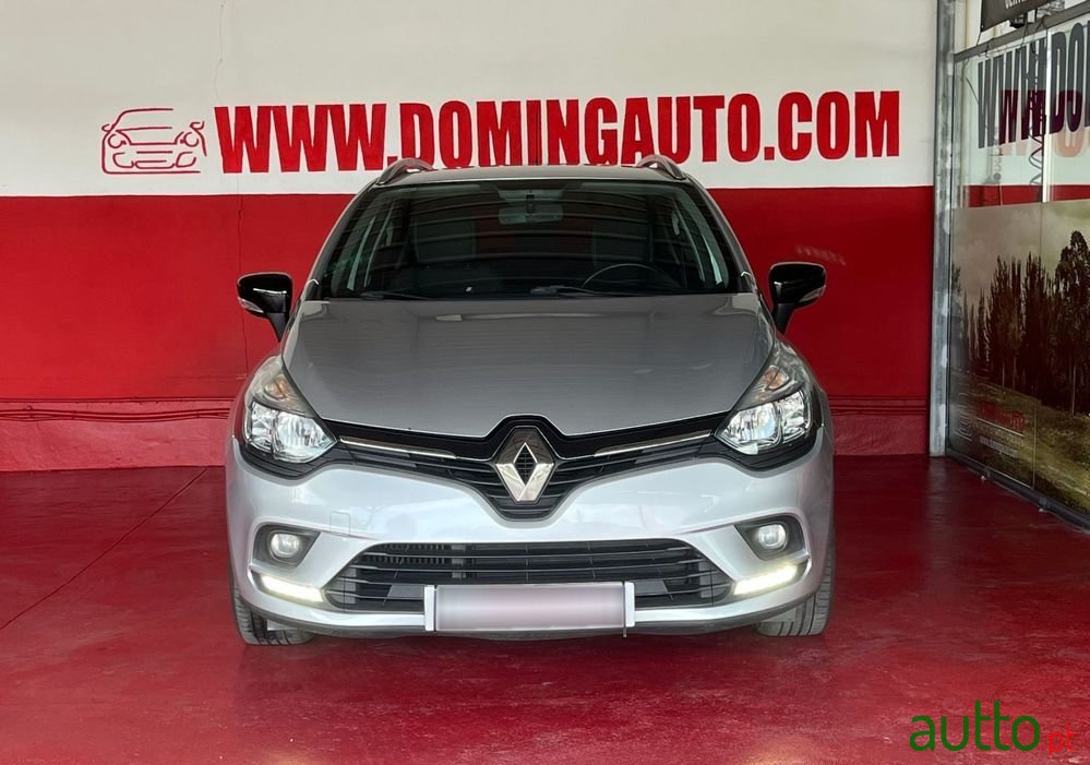 2017' Renault Clio Sport Tourer photo #2