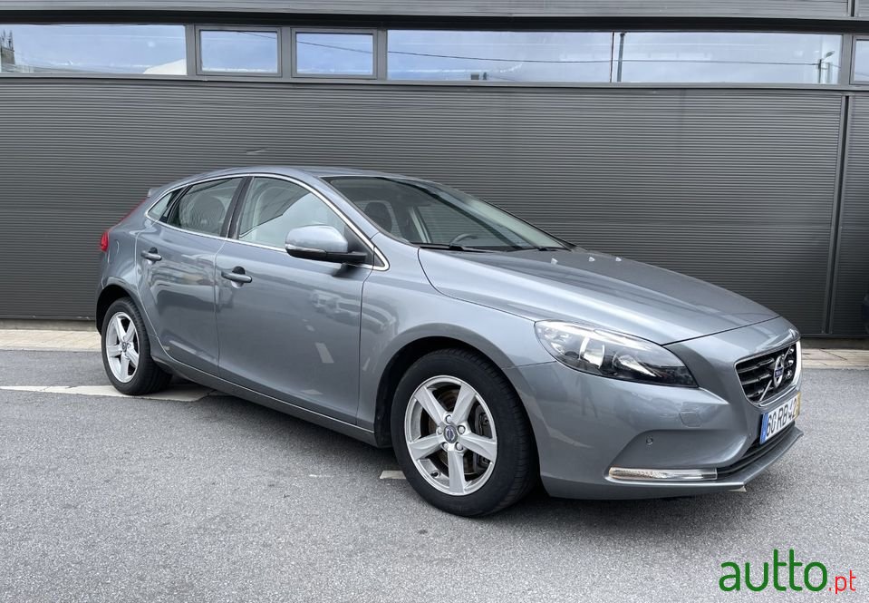 2016' Volvo V40 photo #3