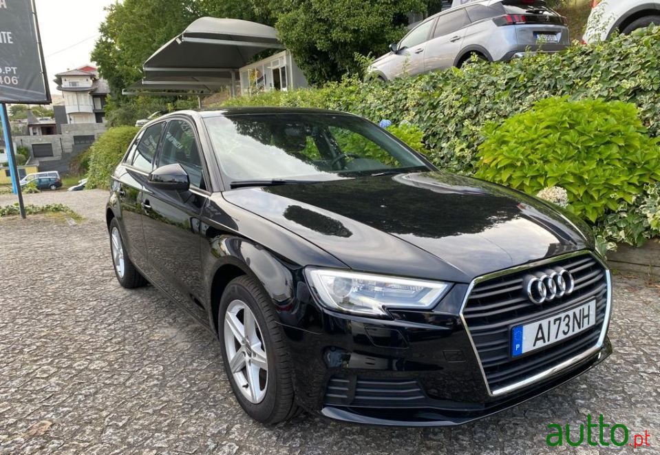 2019' Audi A3 Sportback photo #3