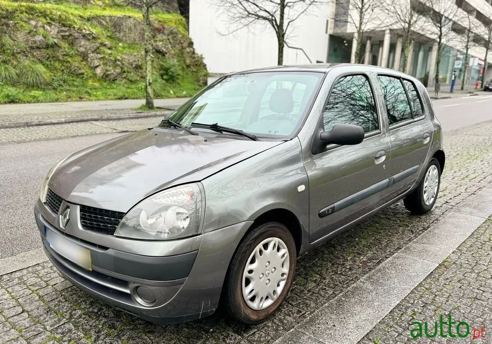 2003' Renault Clio 1.2 Expression photo #1