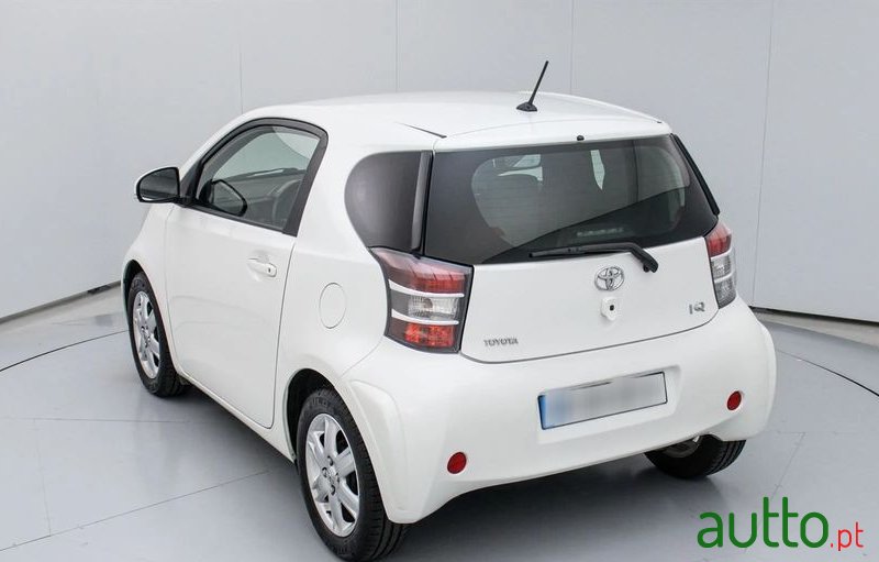 2010' Toyota iQ 1.0 Vvt-I 2 Ep photo #5