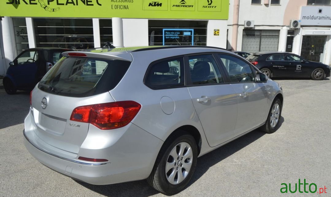 2016' Opel Astra Sports Tourer photo #1