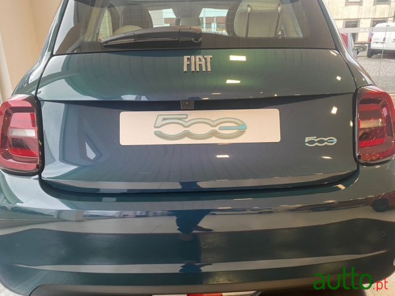 2022' Fiat 500E photo #4