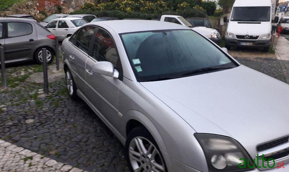2004' Opel Vectra 1.9Gts photo #1