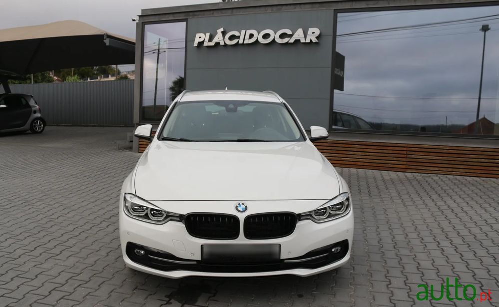 2017' BMW Série 3 D Touring photo #5