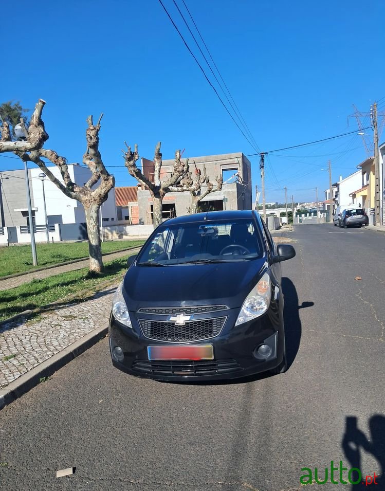 2010' Chevrolet Spark 1.0 L photo #3