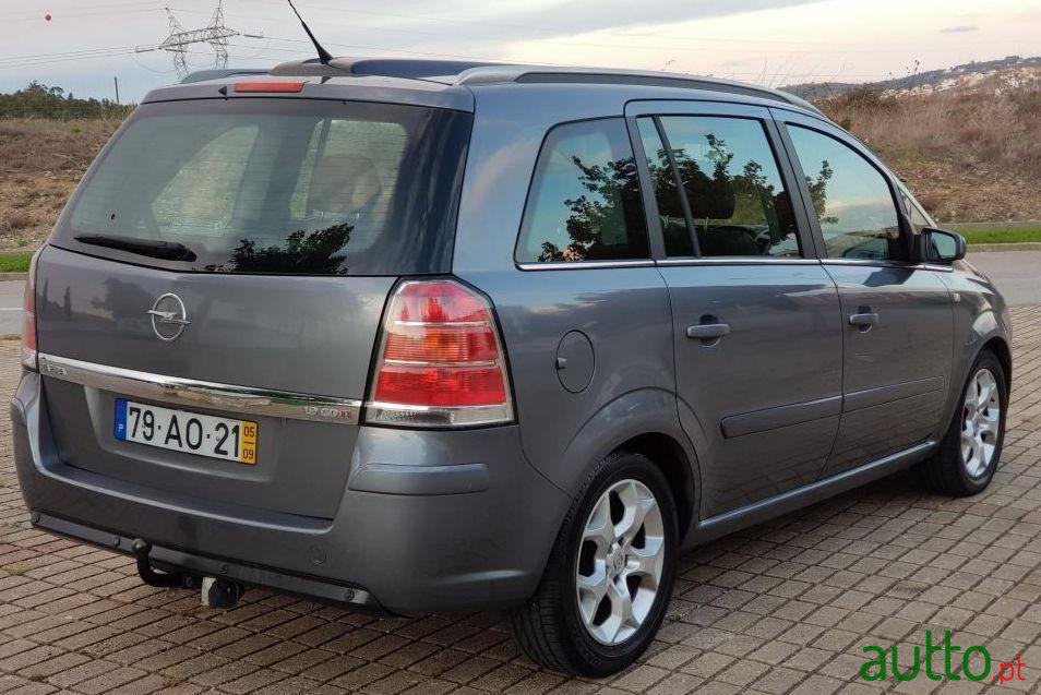 2005' Opel Zafira photo #4
