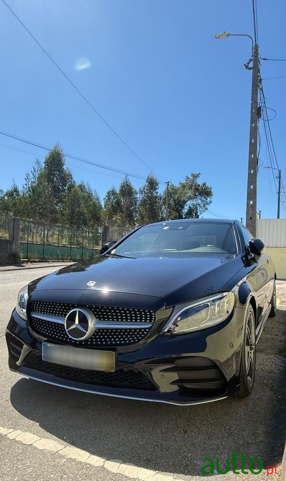2018' Mercedes-Benz Classe C photo #2