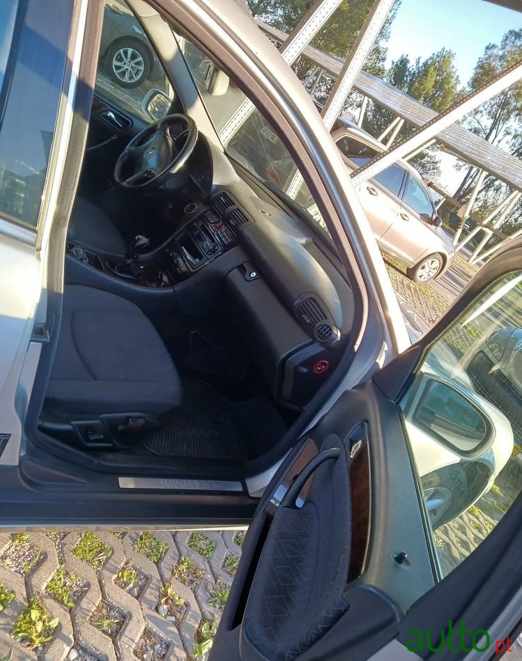 2002' Mercedes-Benz C 220 photo #1