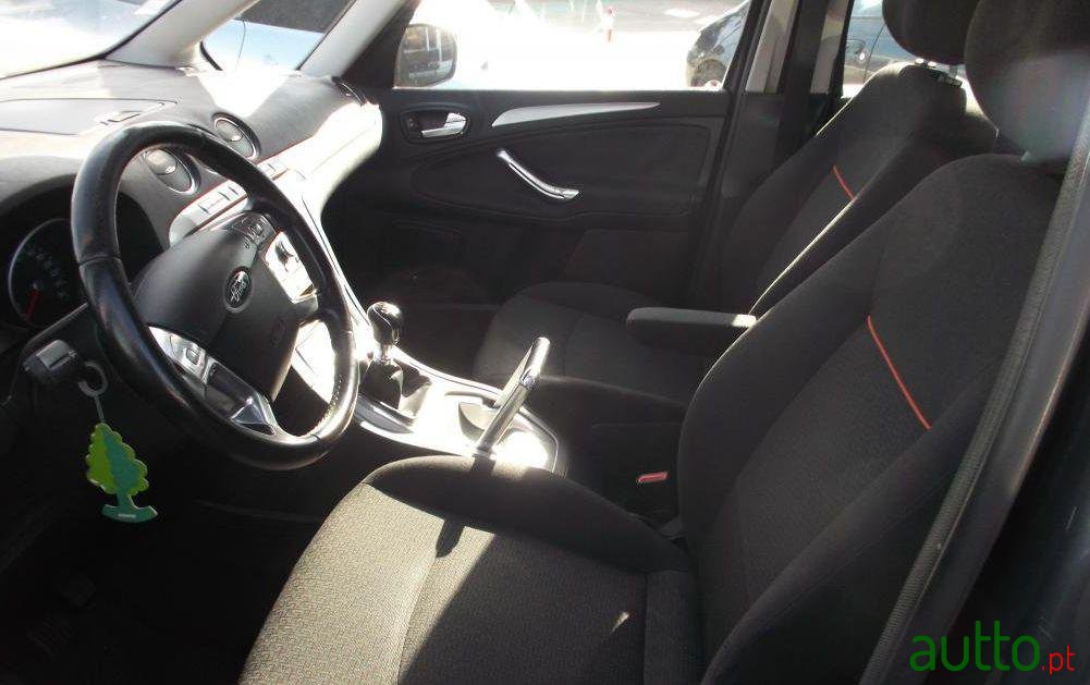 2008' Ford Galaxy 1.8 TDCi Ghia photo #2