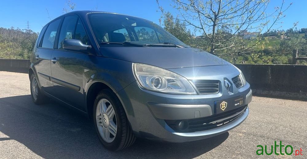 2008' Renault Scenic photo #3