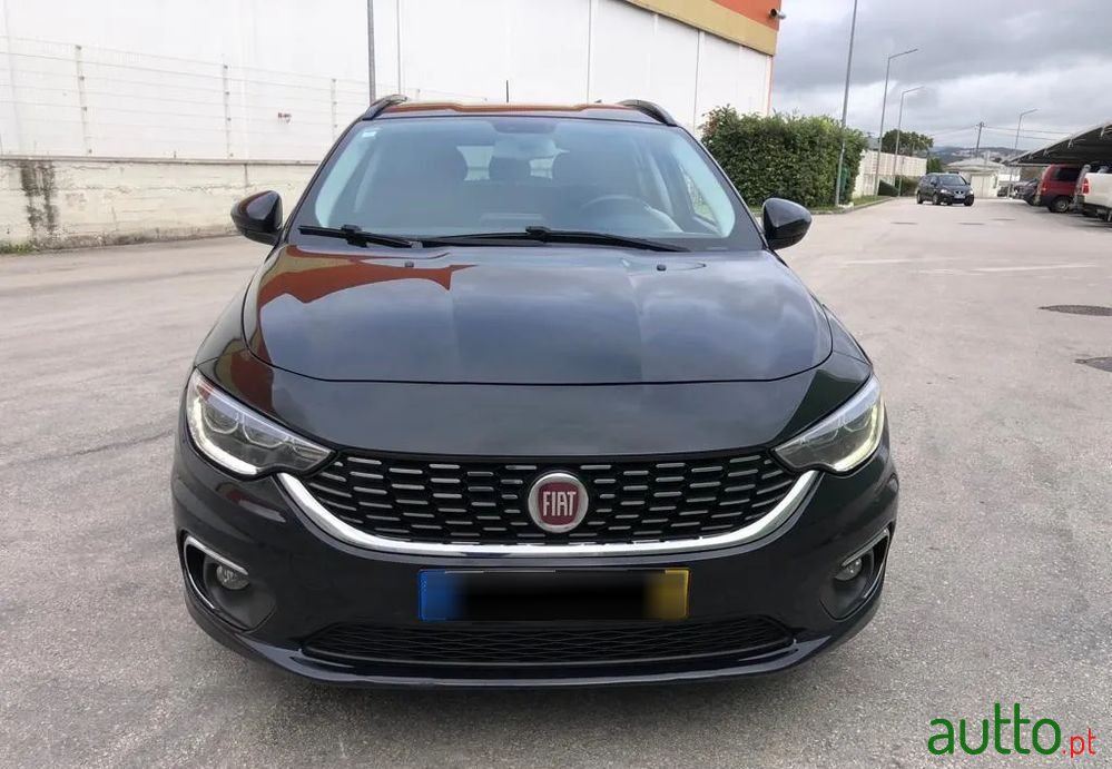 2018' Fiat Tipo Station Wagon photo #2