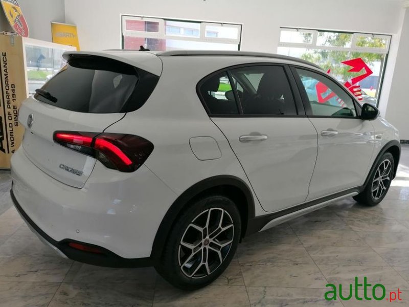 2021' Fiat Tipo Cross photo #3