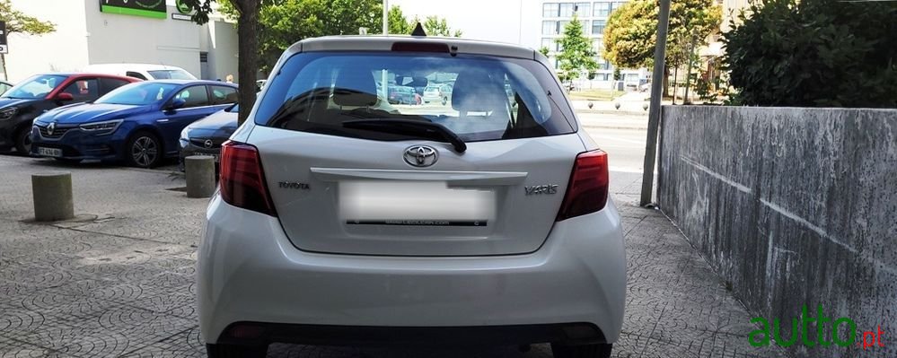 2017' Toyota Yaris photo #6