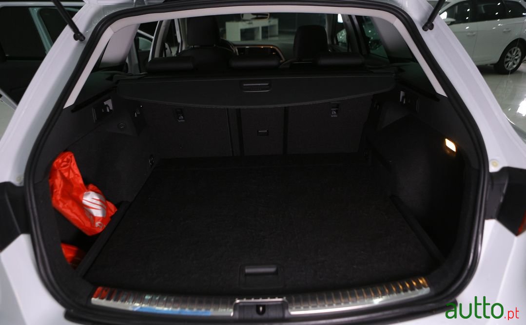 2018' SEAT Leon-St photo #6