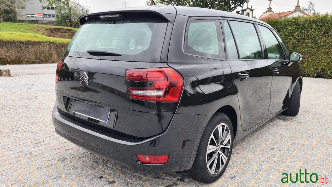 2017' Citroen C4 Grand Picasso photo #4