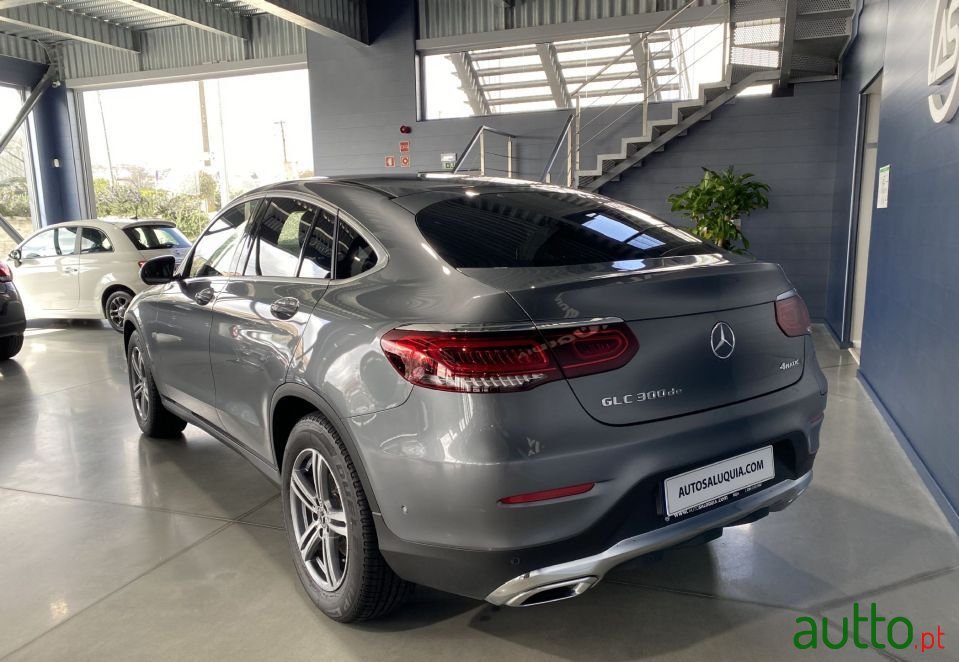 2022' Mercedes-Benz GLC 300 photo #3