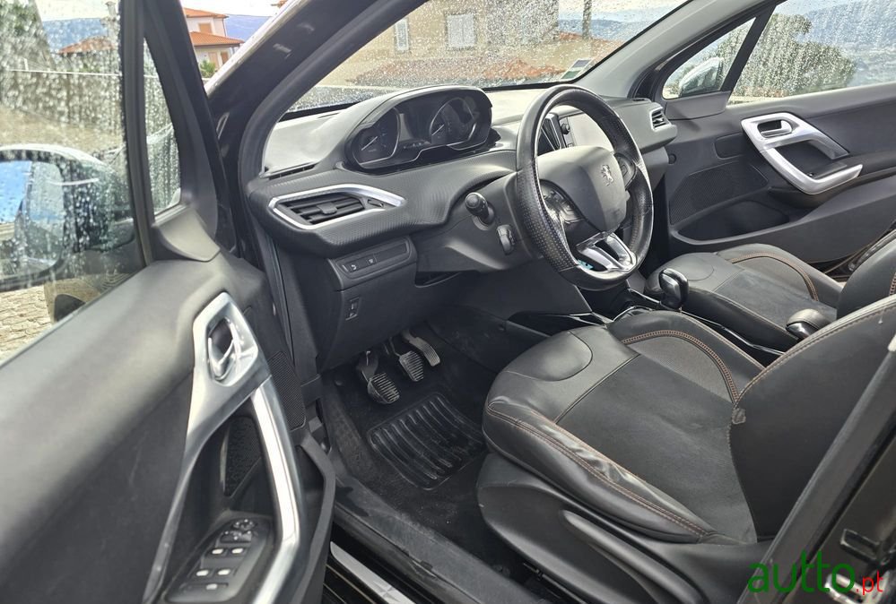 2015' Peugeot 2008 photo #6