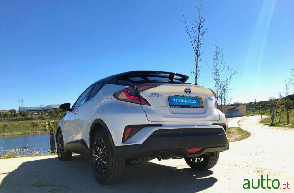 2017' Toyota C-Hr 1.8 Hsd Lounge photo #2