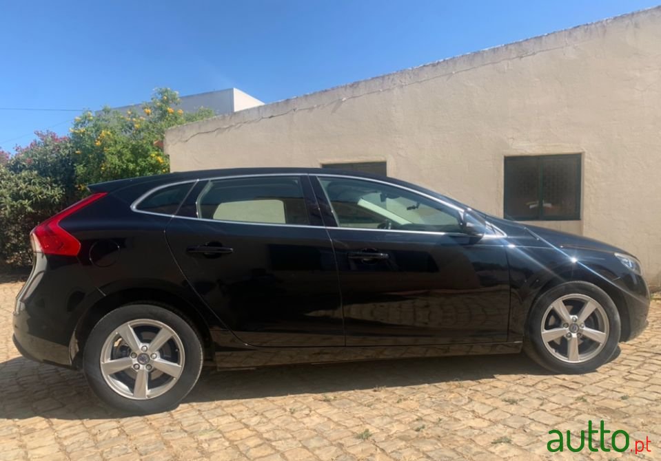 2015' Volvo V40 photo #5