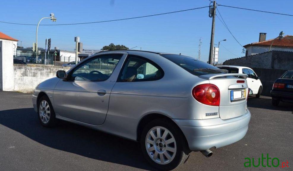 2001' Renault Megane Coupe photo #1