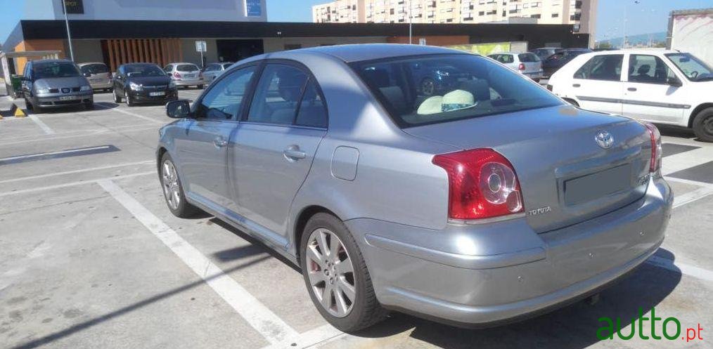 2008' Toyota Avensis D4D photo #2