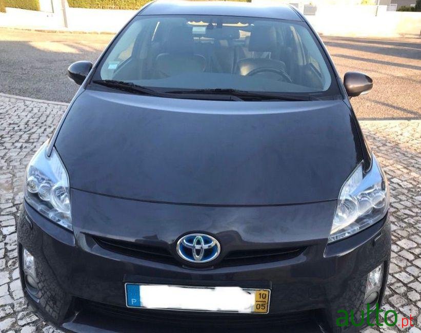 2010' Toyota Prius photo #3