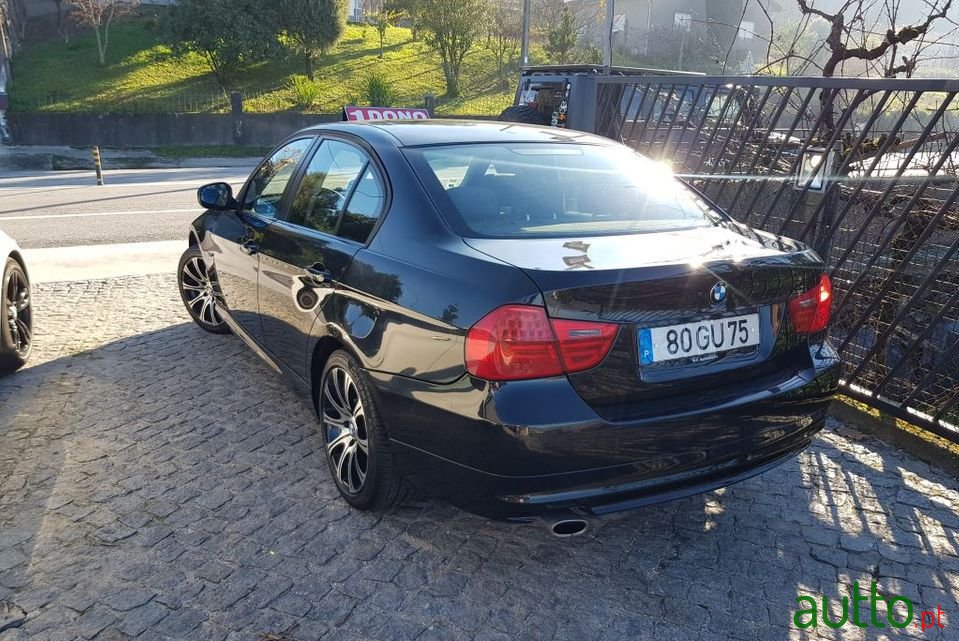 2008' BMW 318 photo #3