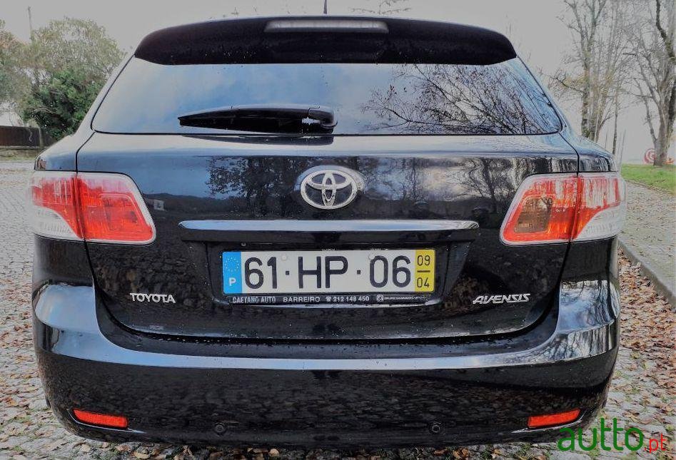 2009' Toyota Avensis Sw D4D Executive photo #3