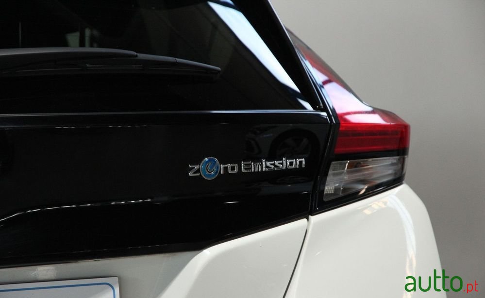 2018' Nissan Leaf N-Connecta photo #5