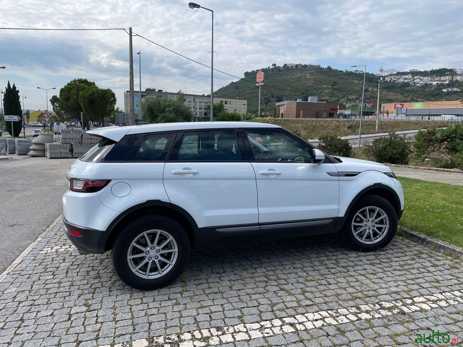 2018' Land Rover Evoque photo #4