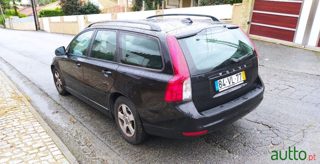 2010' Volvo V50 photo #1