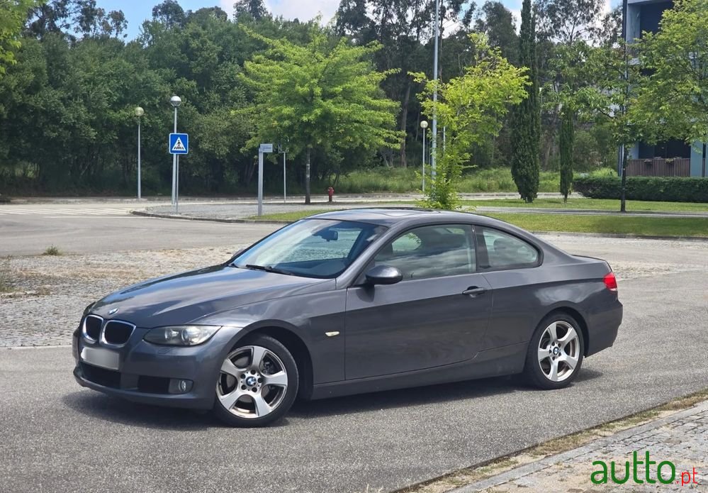 2008' BMW 320 D photo #3