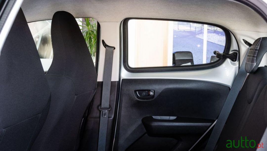 2018' Peugeot 108 1.0 Vti Active photo #4