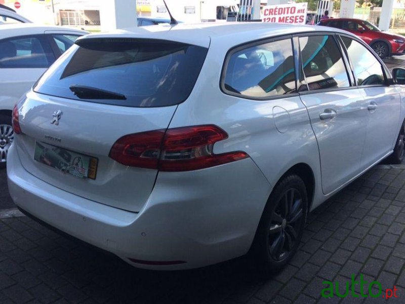 2015' Peugeot 308 Sw photo #2