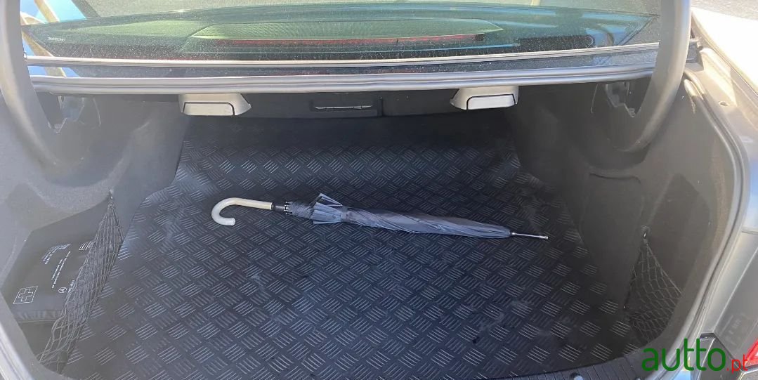 2013' Mercedes-Benz E-300 photo #2