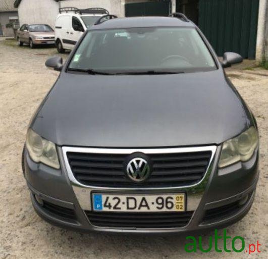 2007' Volkswagen Passat Variant photo #2