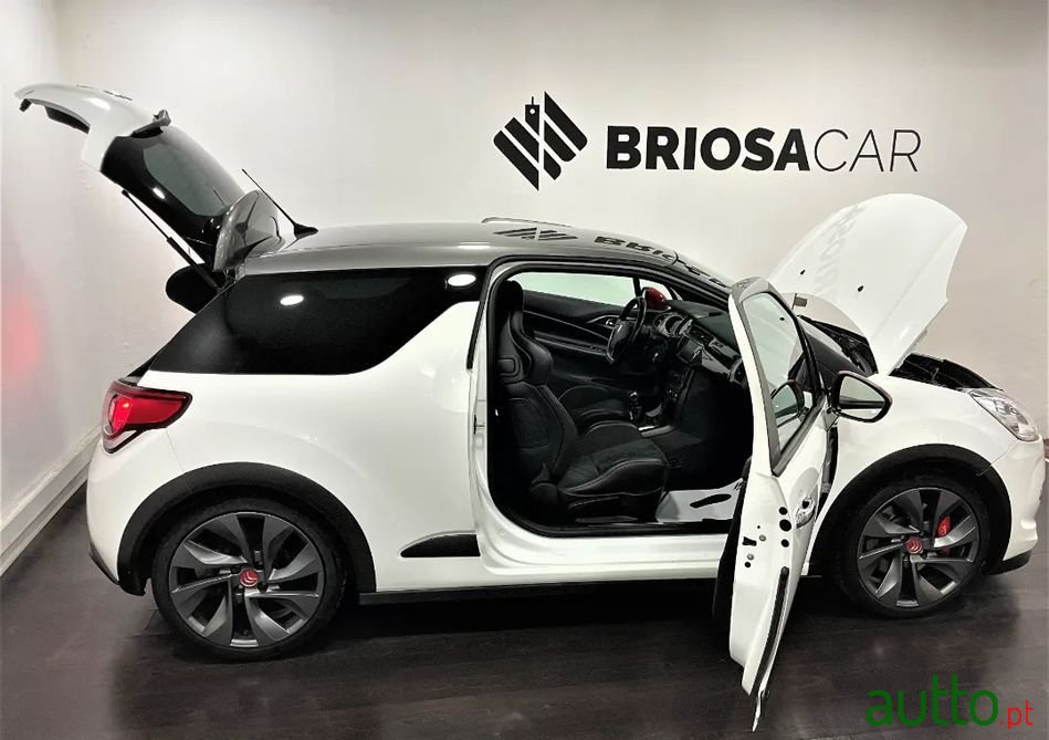 2011' Citroen DS3 photo #5