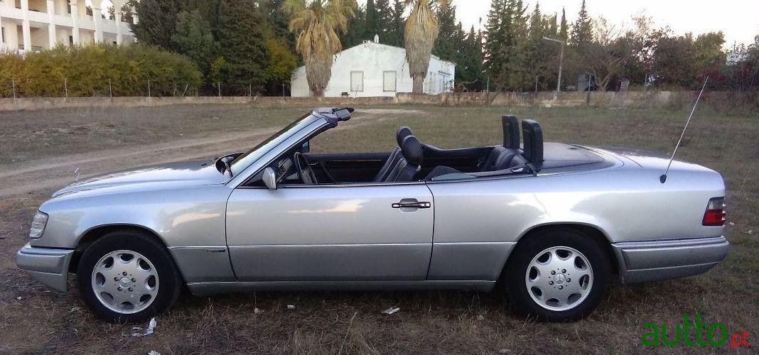 1995' Mercedes-Benz E-220 photo #1