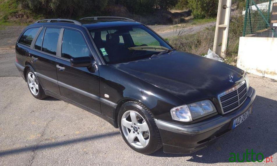 2000' Mercedes-Benz C-220 photo #1